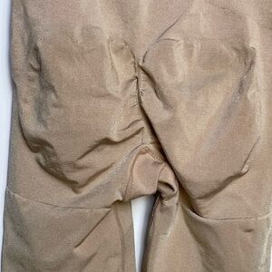 SPANX XL Shapewear High-Waisted Mid-Thigh Short Smooth Shorts Panty Cincher